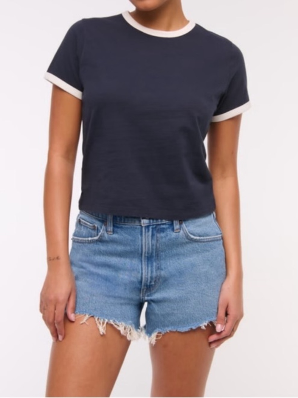 Abercrombie & Fitch The '90s Relaxed Cutoff Short High Rise Distressed Denim 26